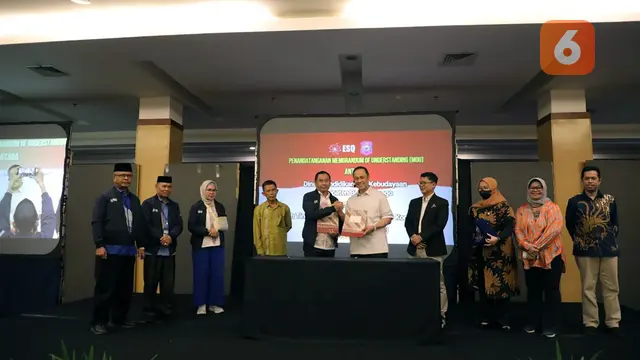 Bupati Bone Bolango Berikan Beasiswa Penuh 5 Mahasiswa Kuliah di ESQ Business School